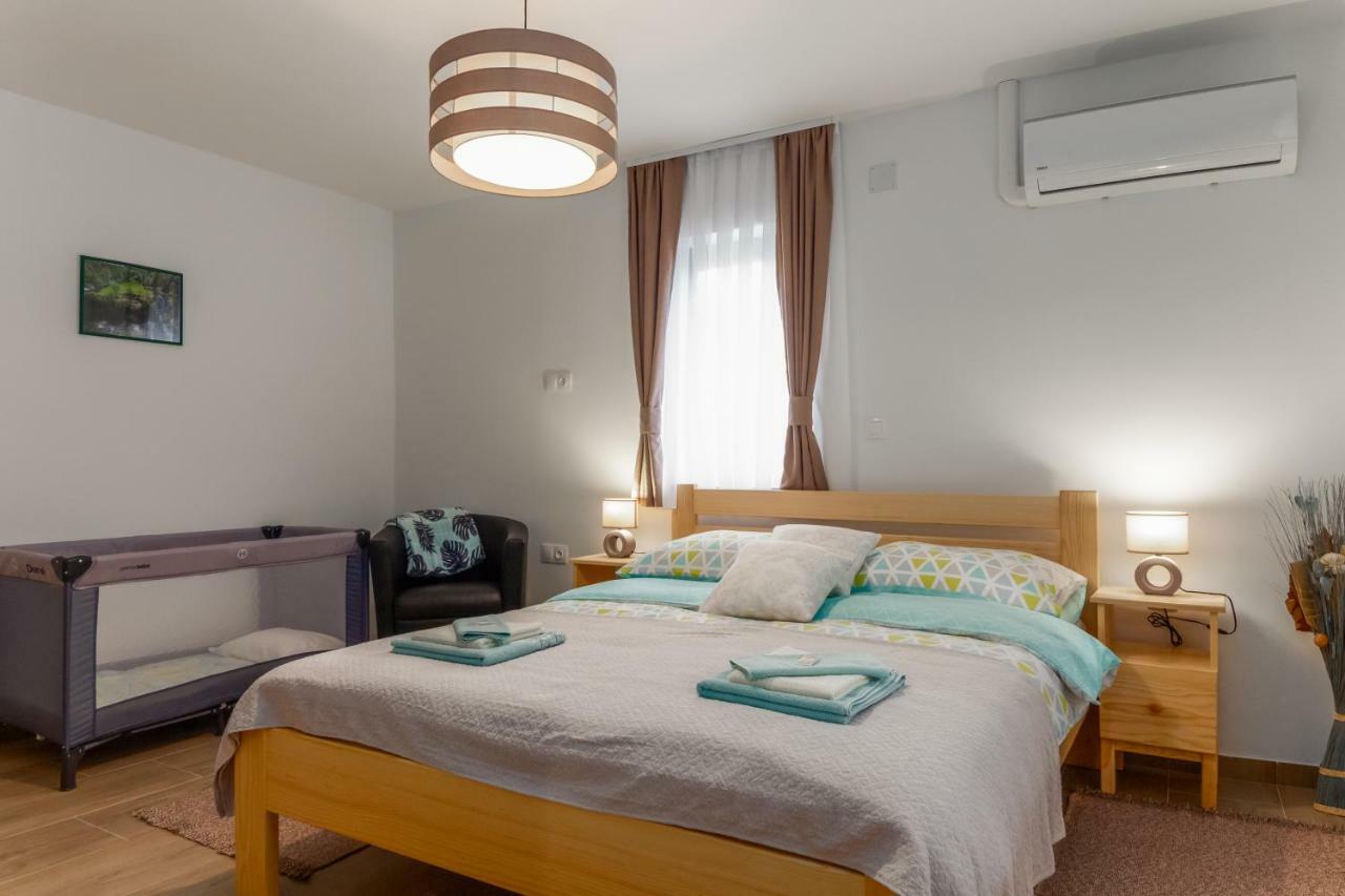 Holiday Home, Apartman Obajdin Слуни Экстерьер фото