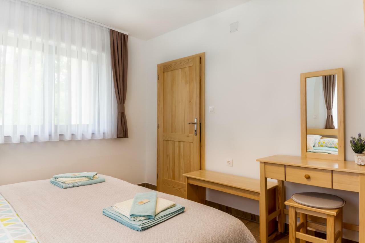 Holiday Home, Apartman Obajdin Слуни Экстерьер фото